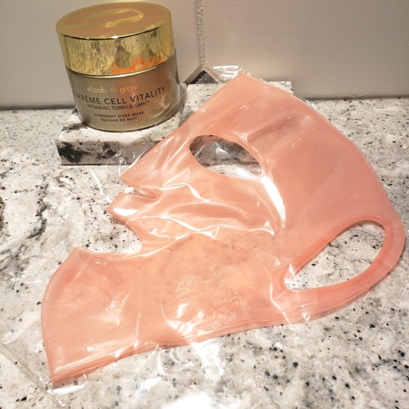 Elizabeth Grant overnight sleep mask set. - Picture 1 of 4